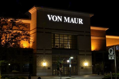 von maur department store online.